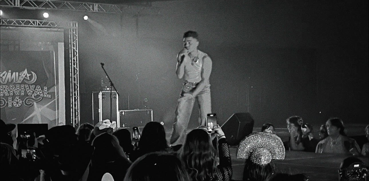 Reed Shannon performing on stage